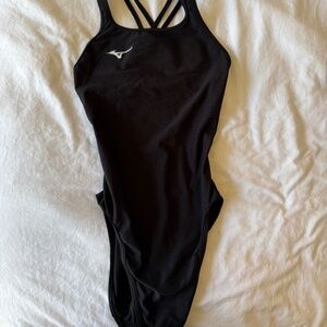 Mizuno Training One Piece Black 28 NWOT DISCONTINUED